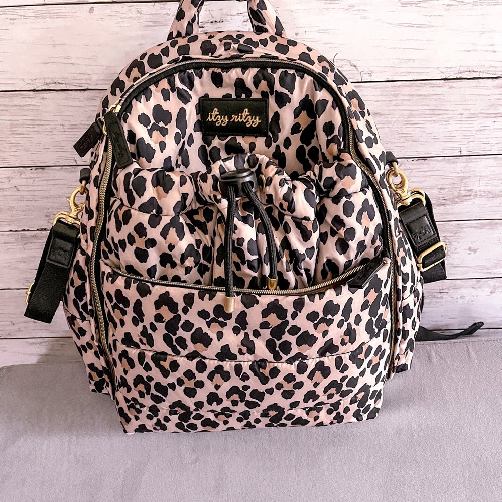 Itzy Ritzy Dream Diaper Bag Leopard Print EUC $145